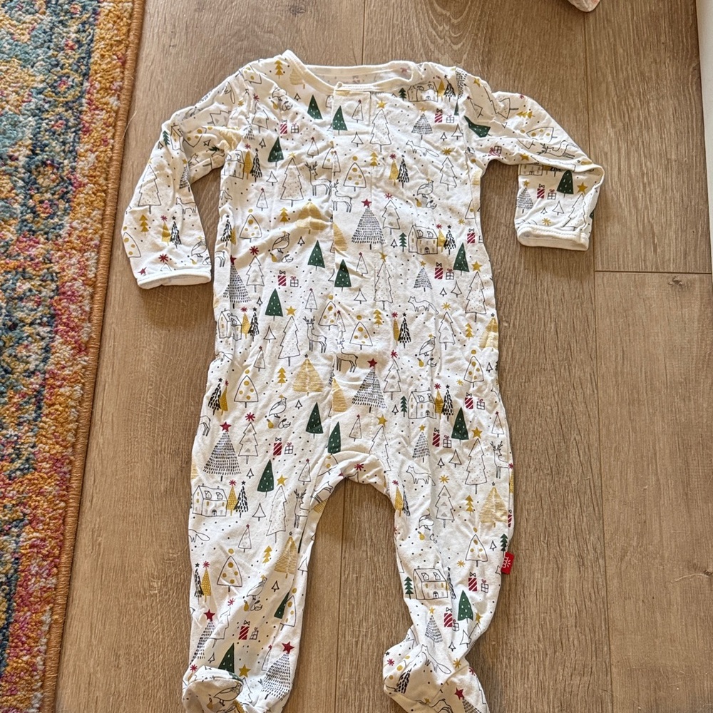 Magnetic Me Holiday Tree Print Kids Footie